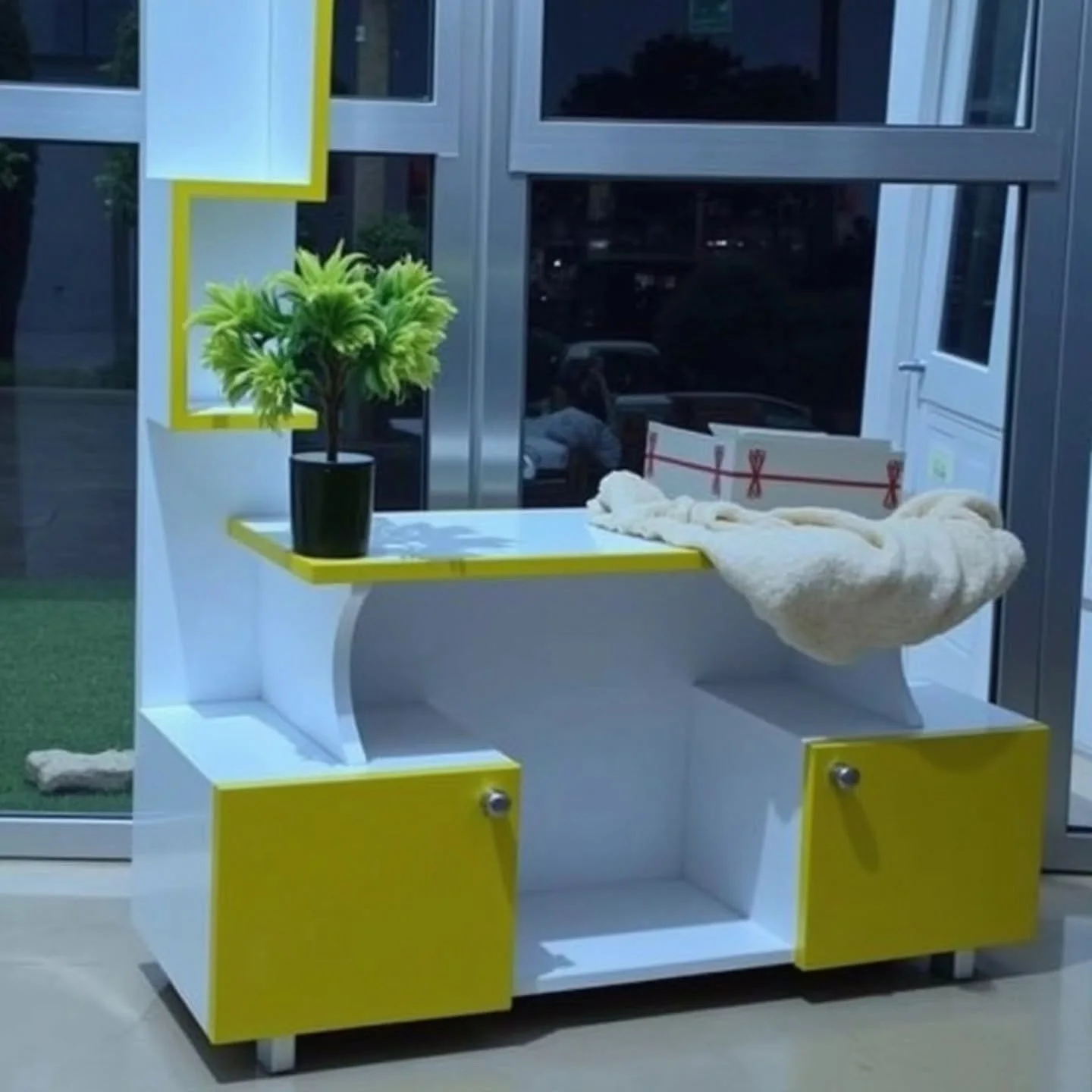 Tv Showcsae